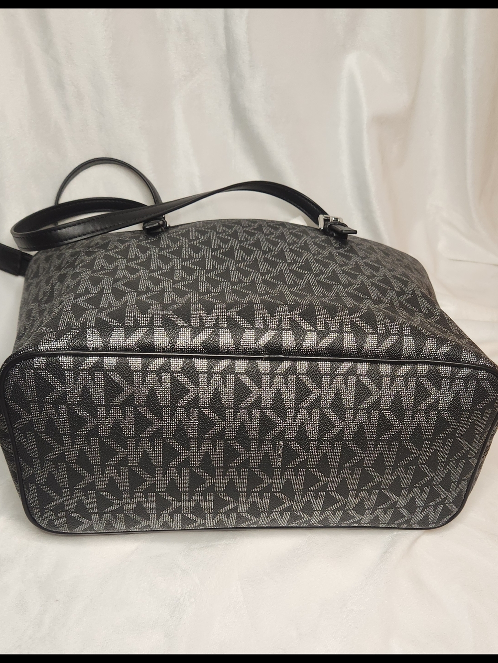 Michael Kors Black Logo Tote Bag - Picture 6 of 14